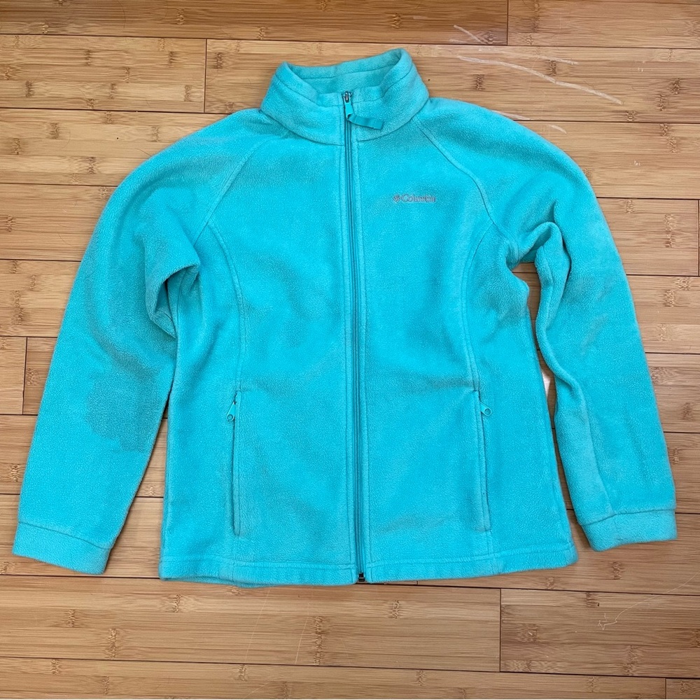Columbia girl’s fleece approx. size XL, sea foam green. Perfect for a play coat.